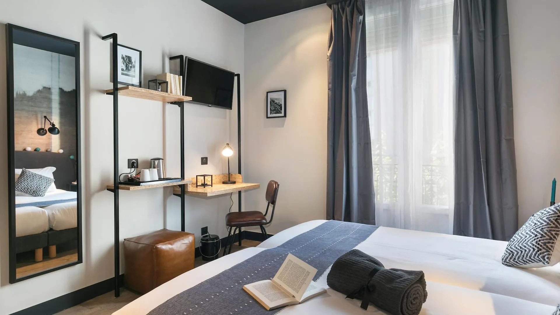 Hotel So'Co By Happyculture Nice 3*,  França